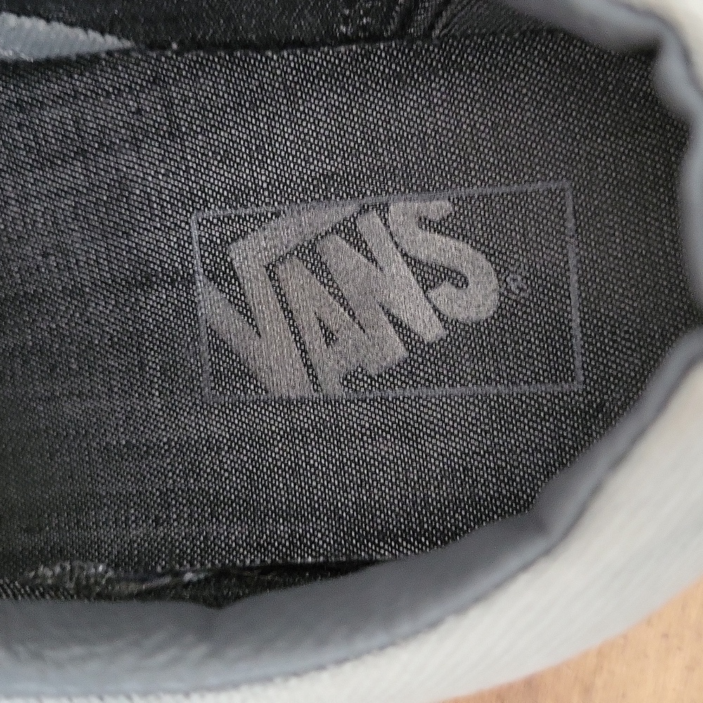 Vans - Picture 4 of 5